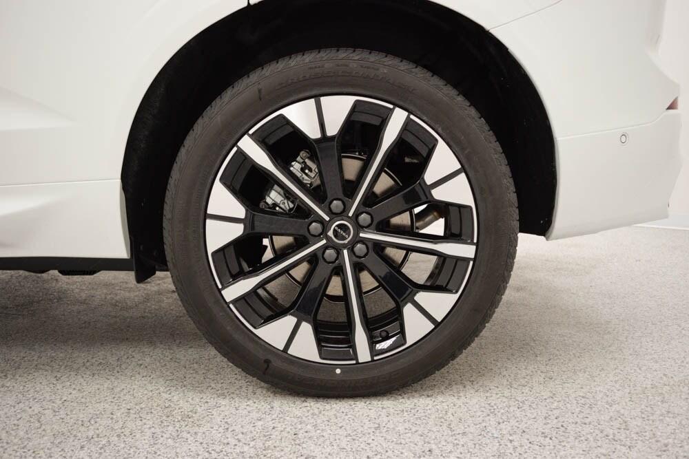 new 2026 Volvo XC60 car, priced at $59,745