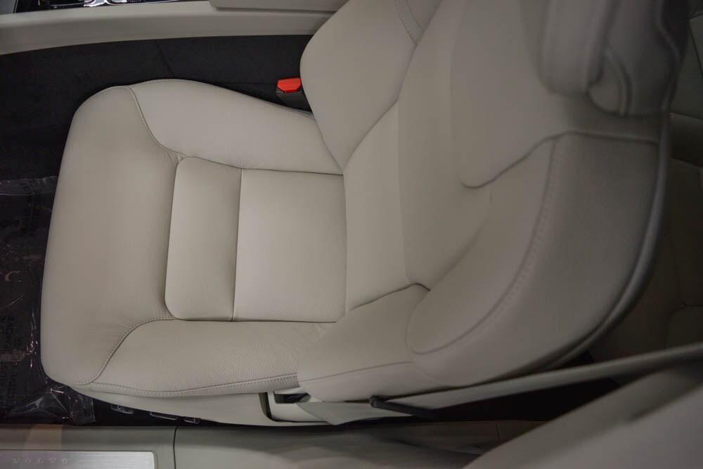new 2025 Volvo XC60 Plug-In Hybrid car, priced at $67,055