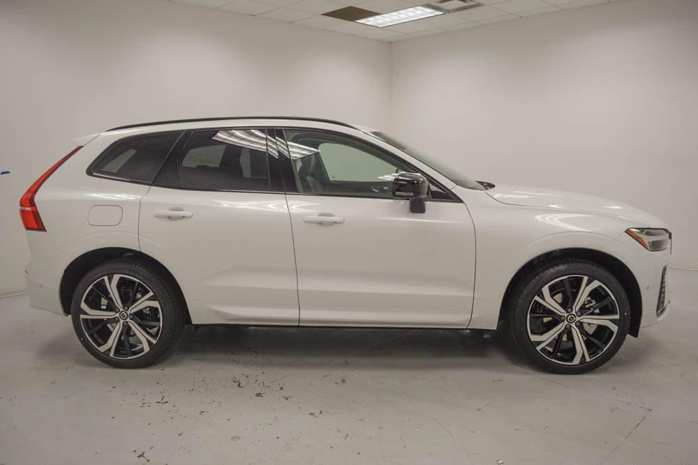 new 2025 Volvo XC60 car, priced at $60,635