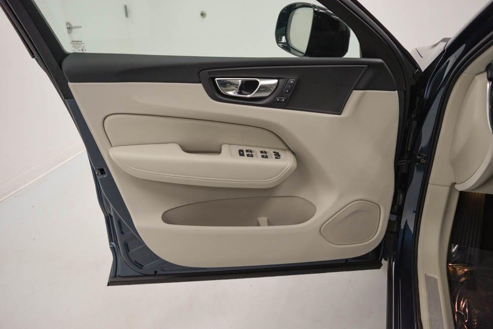 new 2025 Volvo XC60 car, priced at $50,315