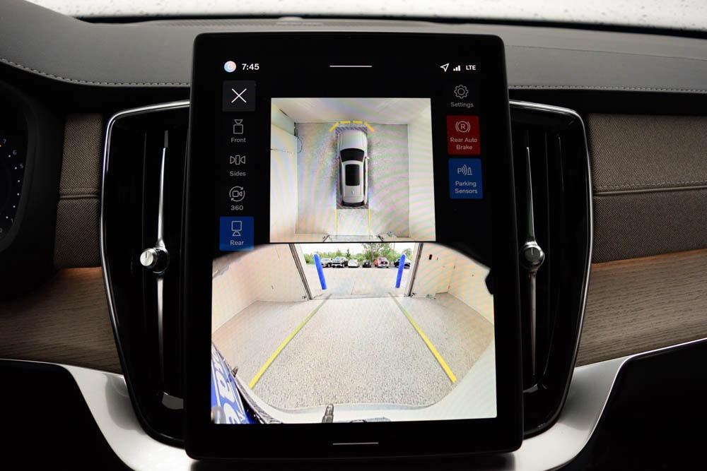 new 2026 Volvo XC90 car, priced at $72,775