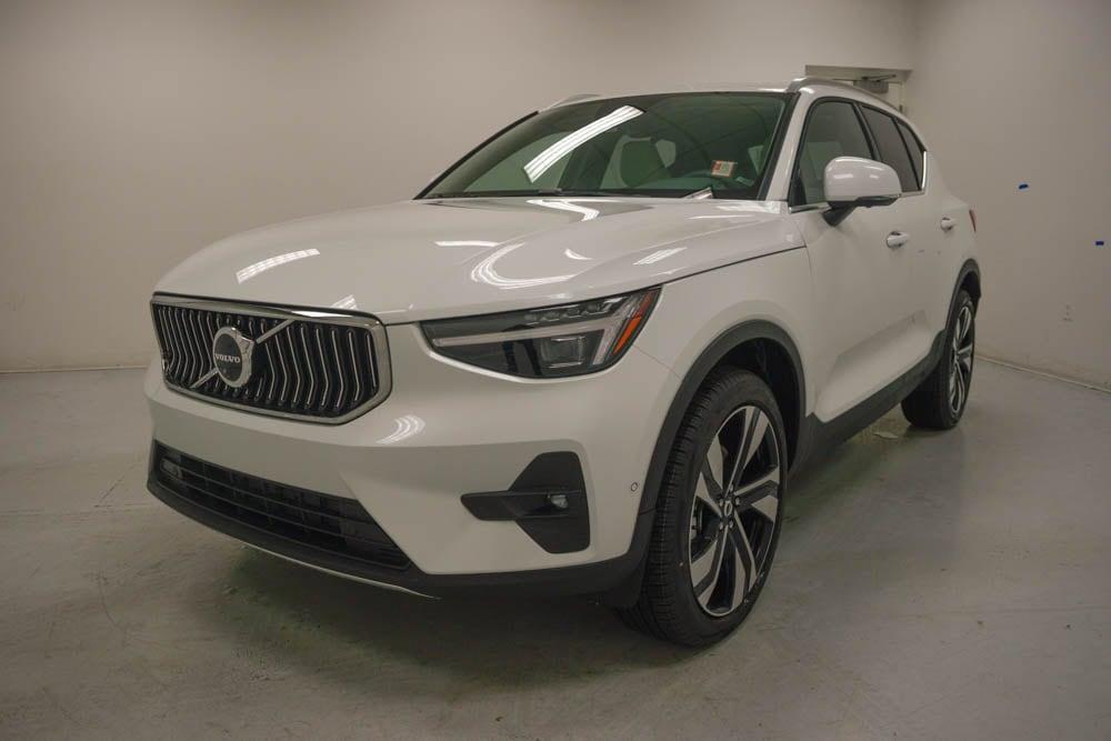 new 2025 Volvo XC40 car, priced at $50,375