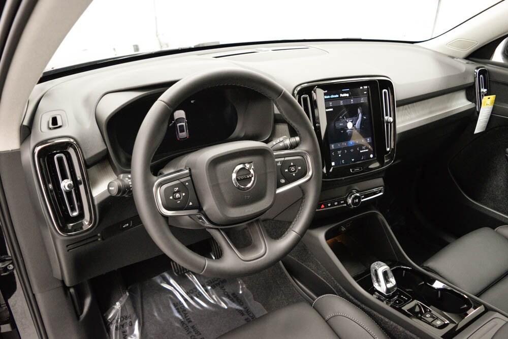 new 2025 Volvo XC40 car, priced at $49,590