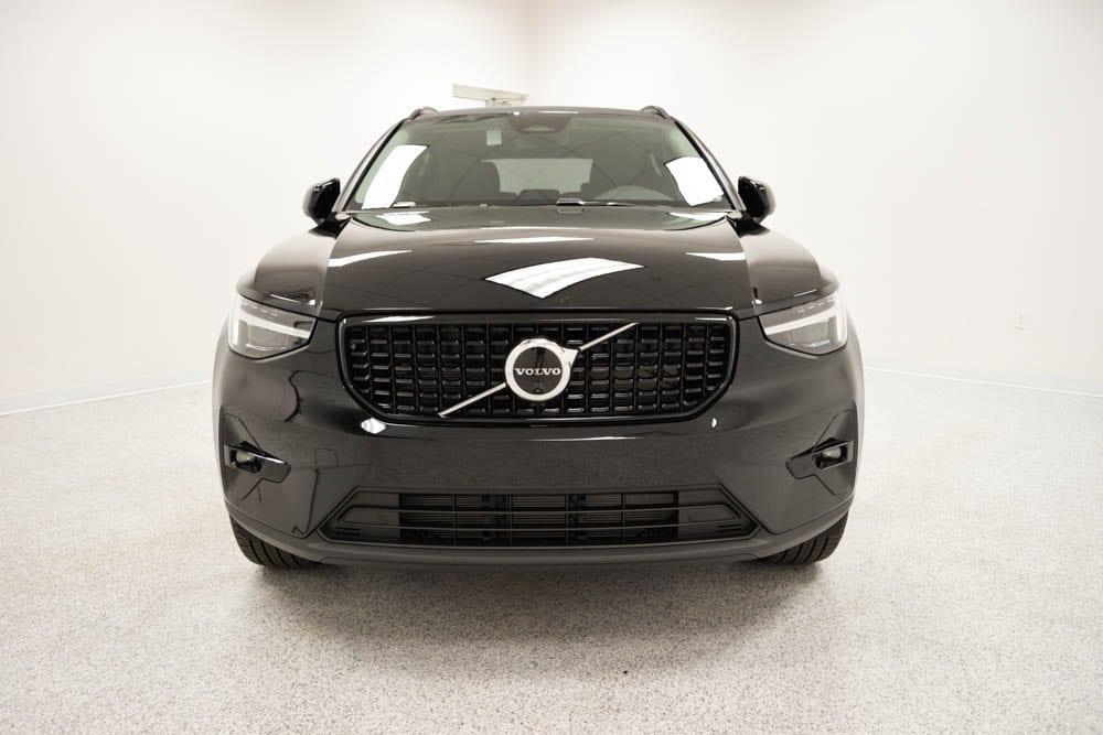 new 2025 Volvo XC40 car, priced at $49,590