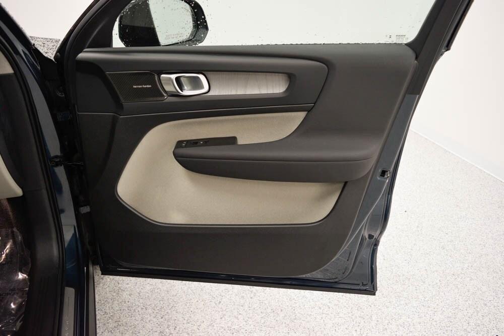 new 2026 Volvo XC40 car, priced at $54,520