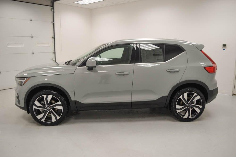 new 2025 Volvo XC40 car, priced at $52,545