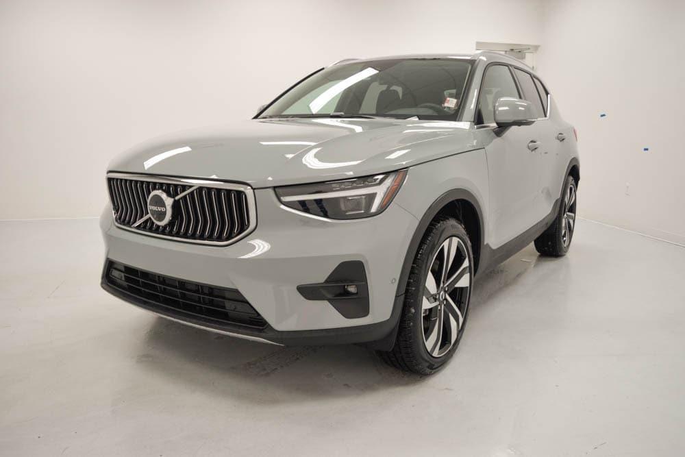 new 2025 Volvo XC40 car, priced at $52,545