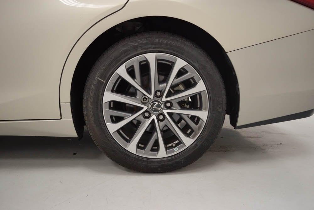 used 2022 Lexus ES 350 car, priced at $30,974