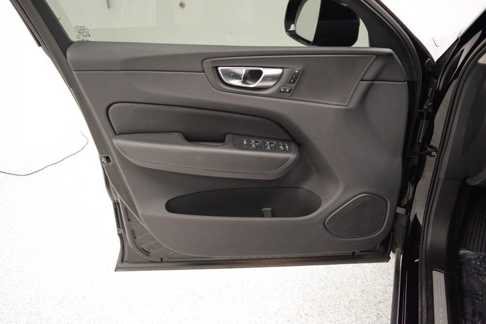 used 2025 Volvo XC60 car, priced at $38,997