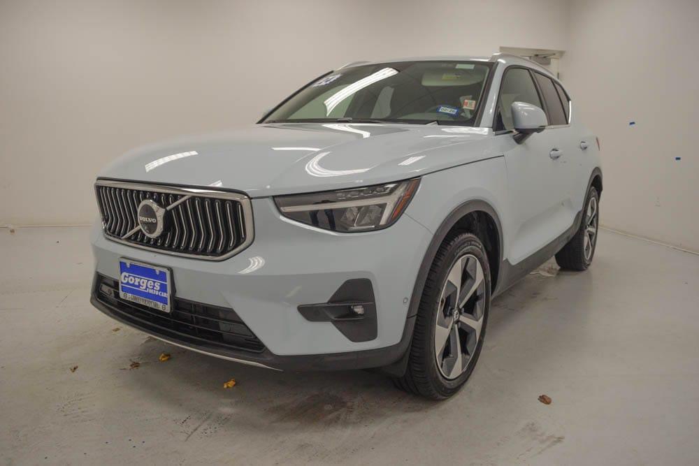 used 2024 Volvo XC40 car, priced at $35,900