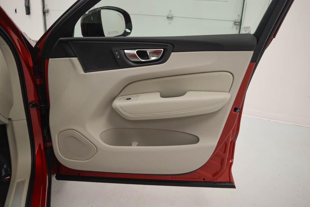 new 2025 Volvo XC60 car, priced at $50,665