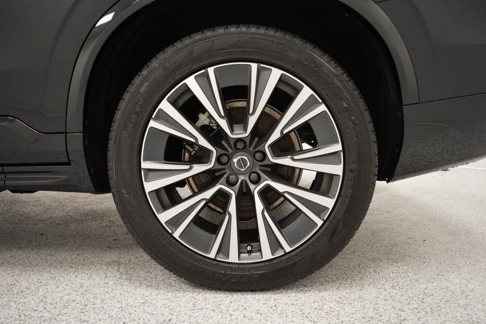 used 2022 Volvo XC90 car, priced at $43,125