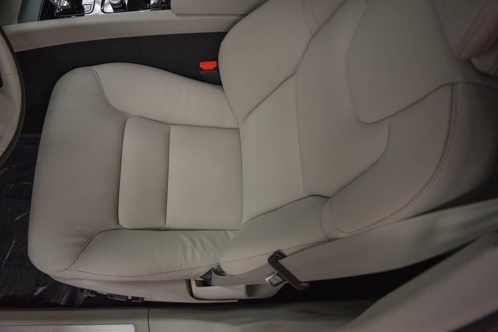 new 2025 Volvo XC60 car, priced at $54,965