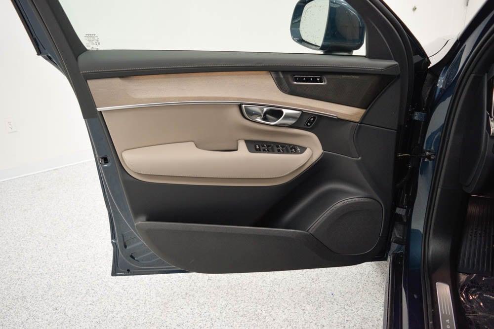 new 2026 Volvo XC90 car, priced at $71,825