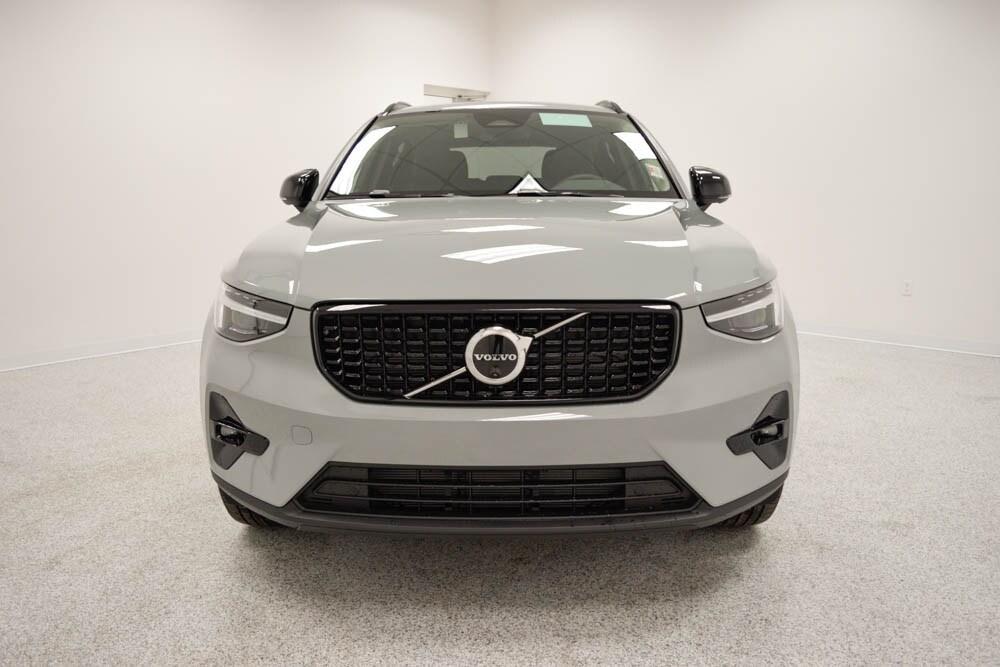 new 2025 Volvo XC40 car, priced at $48,335