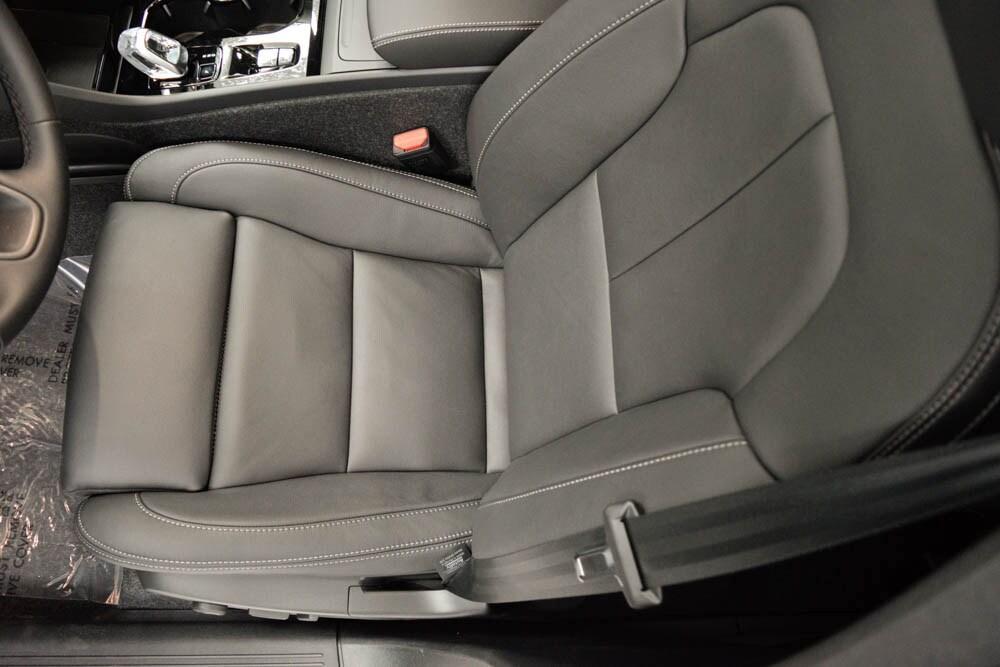 new 2025 Volvo XC40 car, priced at $48,335