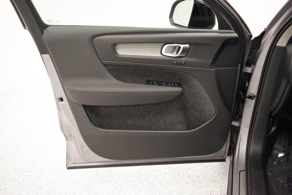 new 2026 Volvo XC40 car, priced at $51,370