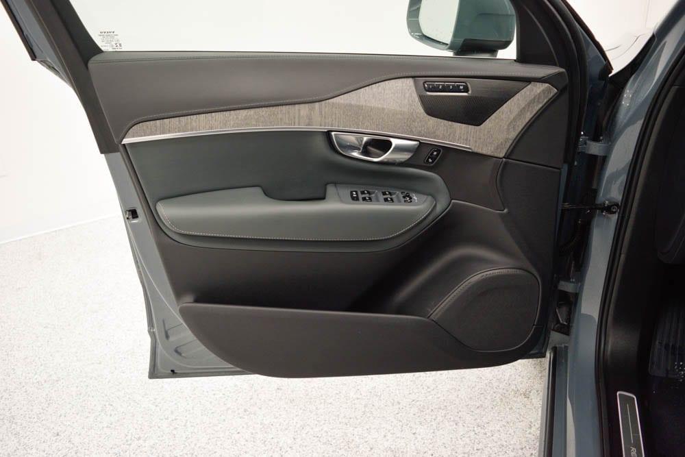 used 2022 Volvo XC90 Recharge Plug-In Hybrid car, priced at $43,997