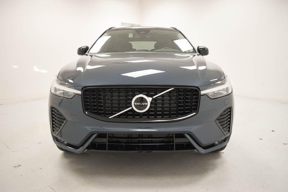 new 2025 Volvo XC60 car, priced at $54,950