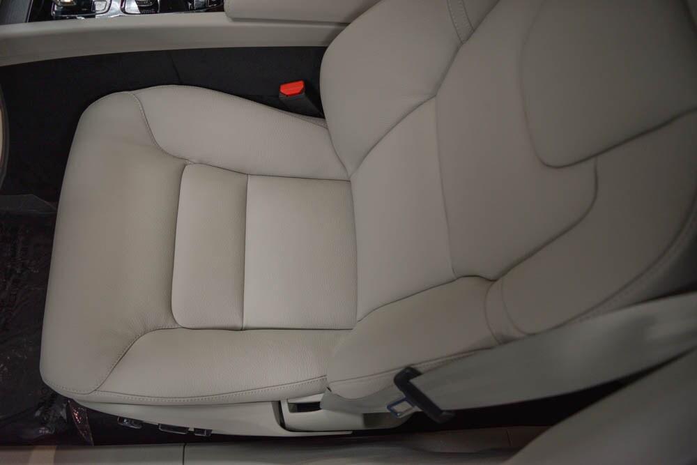 new 2025 Volvo XC60 Plug-In Hybrid car, priced at $65,865