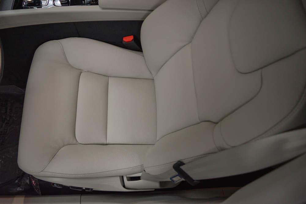 new 2025 Volvo XC60 Plug-In Hybrid car, priced at $65,865