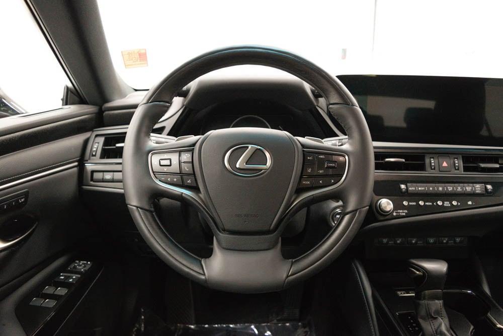 used 2023 Lexus ES 300h car, priced at $39,099
