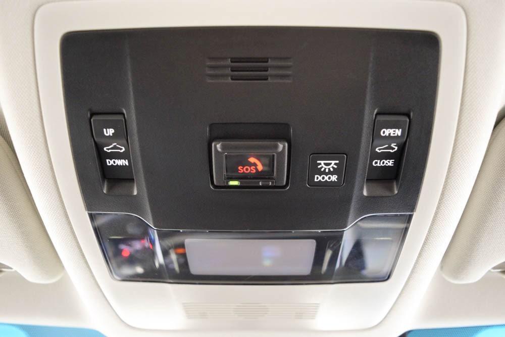 used 2023 Lexus ES 300h car, priced at $39,099