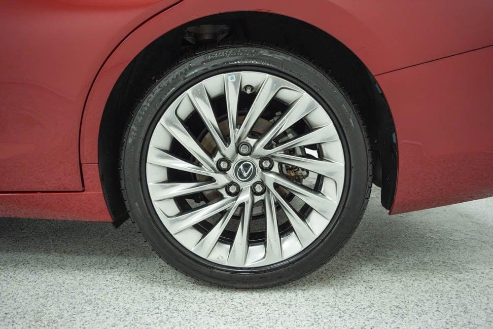 used 2023 Lexus ES 300h car, priced at $39,099