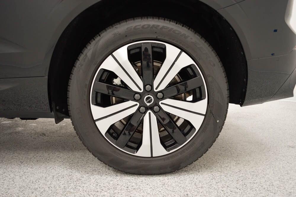 used 2025 Volvo XC60 Plug-In Hybrid car
