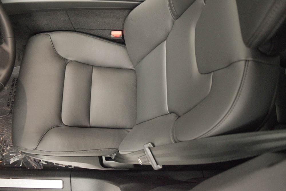 new 2025 Volvo XC60 Plug-In Hybrid car, priced at $61,300