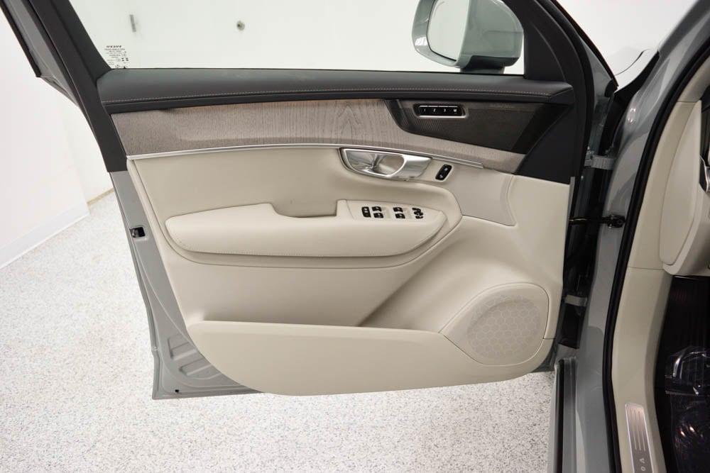 new 2026 Volvo XC90 car, priced at $85,625