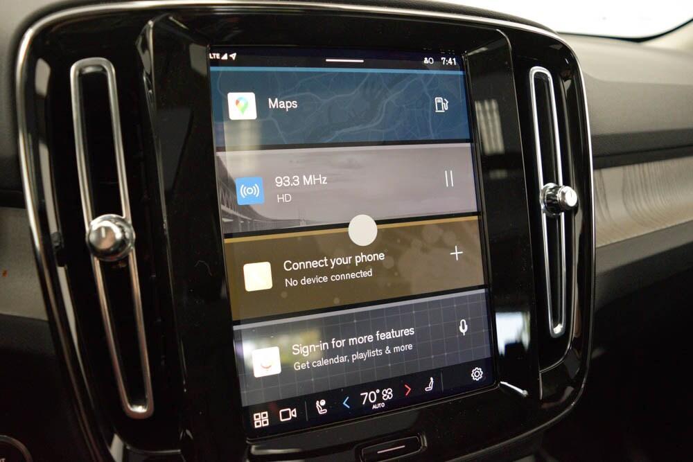 new 2025 Volvo XC40 car, priced at $49,590