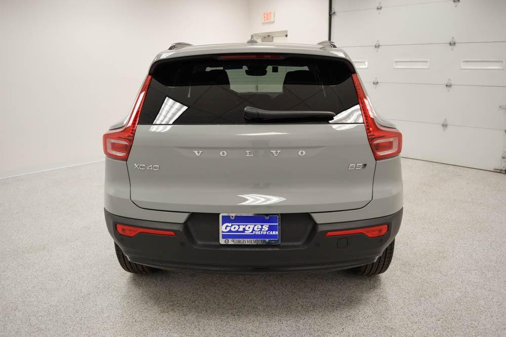 new 2025 Volvo XC40 car, priced at $49,590