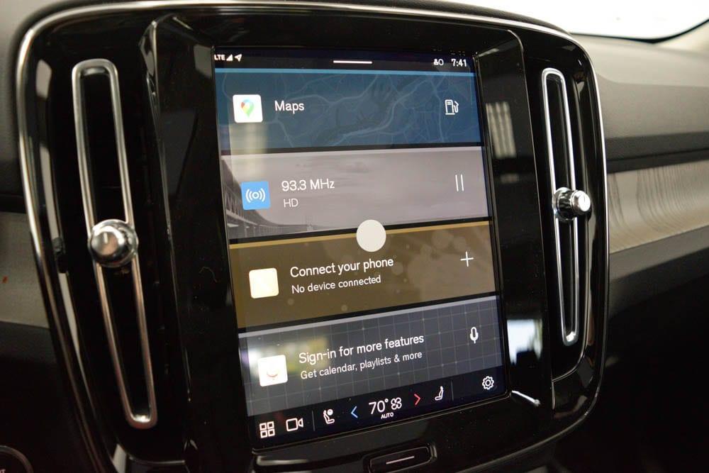 new 2025 Volvo XC40 car, priced at $49,590