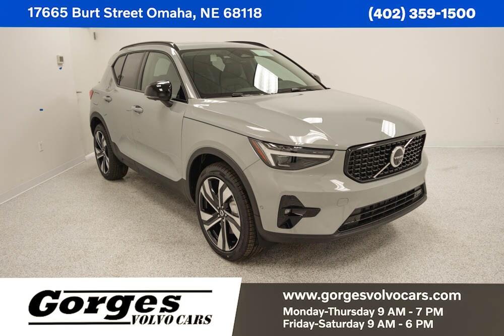 new 2025 Volvo XC40 car, priced at $49,590