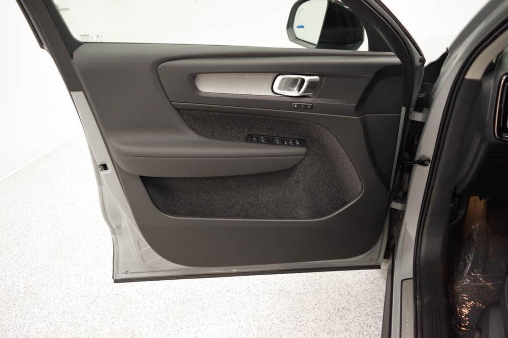 new 2025 Volvo XC40 car, priced at $49,590
