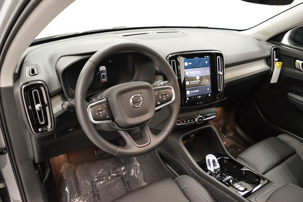 new 2025 Volvo XC40 car, priced at $49,590