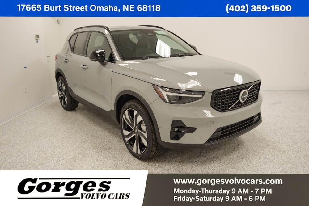 new 2025 Volvo XC40 car, priced at $49,590