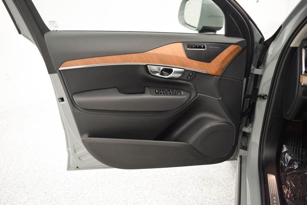 new 2025 Volvo XC90 Plug-In Hybrid car, priced at $74,375