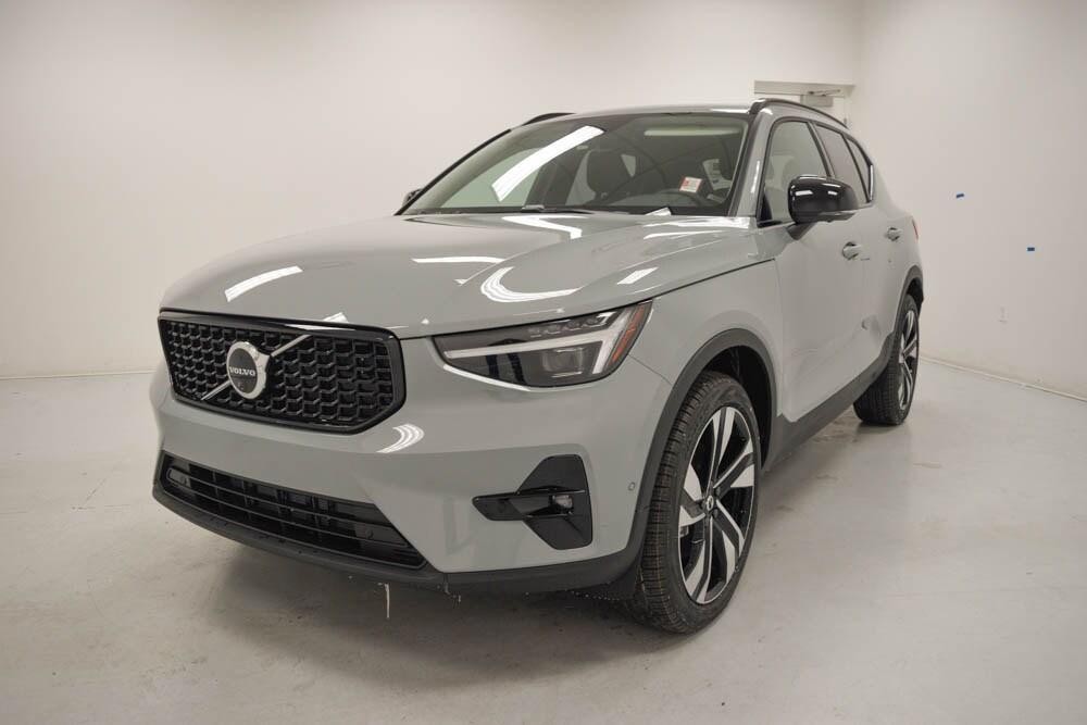 new 2025 Volvo XC40 car, priced at $51,550