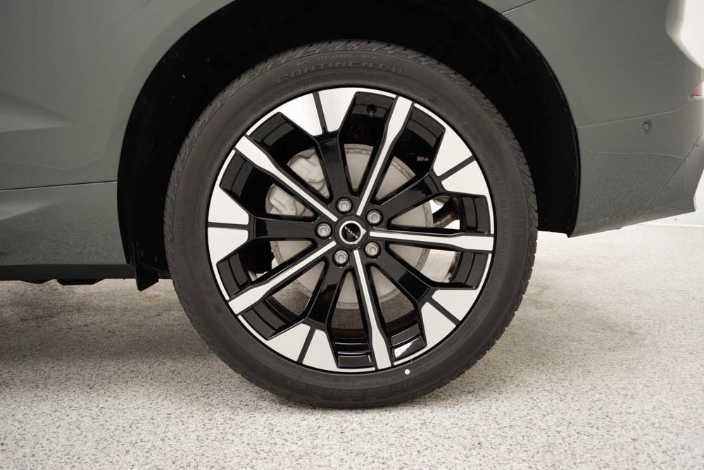 new 2026 Volvo XC60 car, priced at $58,945