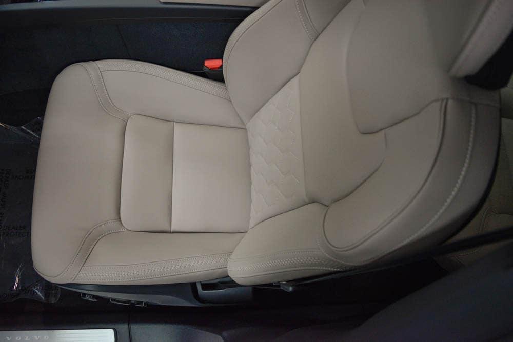 new 2026 Volvo XC60 car, priced at $58,945