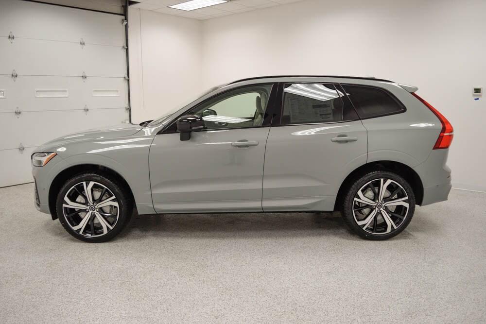 new 2025 Volvo XC60 car, priced at $60,660