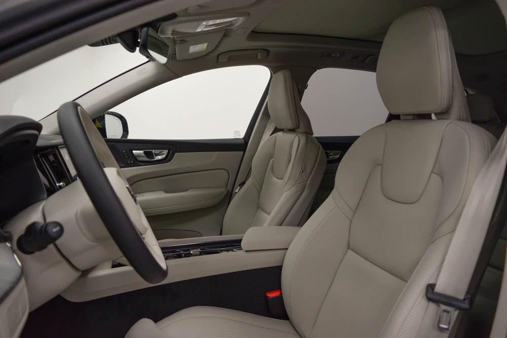 new 2025 Volvo XC60 car, priced at $60,660