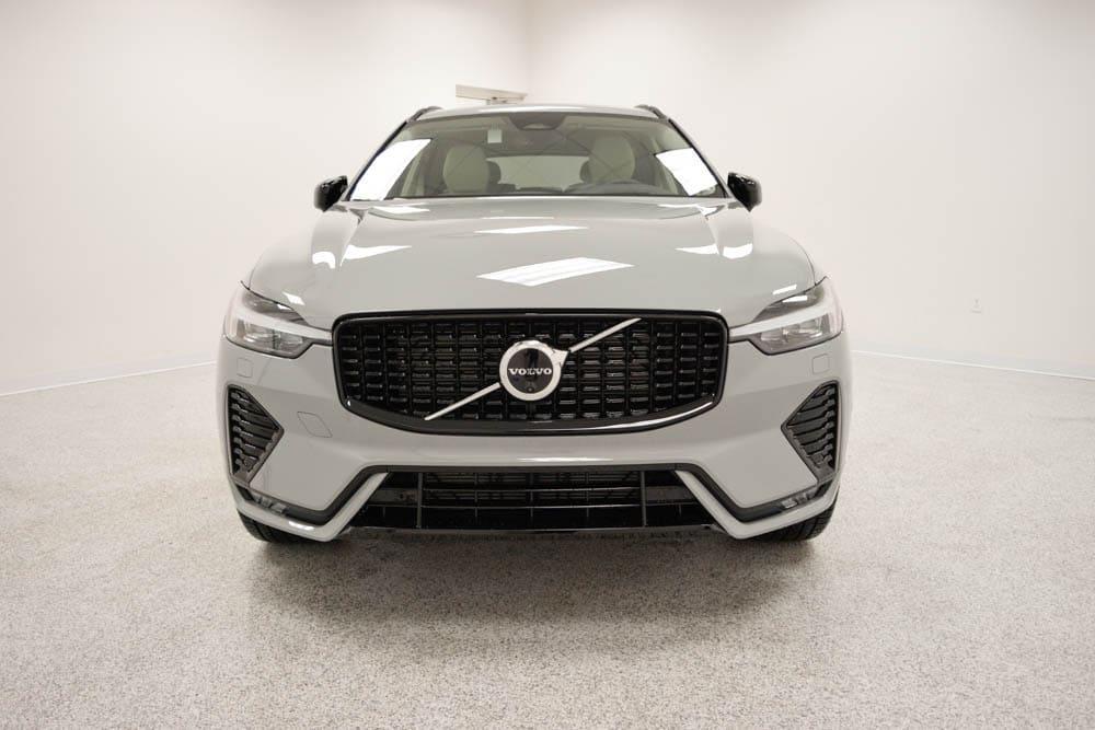 new 2025 Volvo XC60 car, priced at $60,660