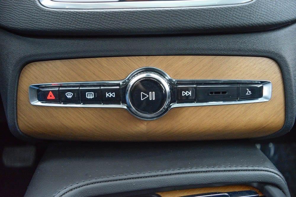 used 2023 Volvo XC90 car, priced at $43,613