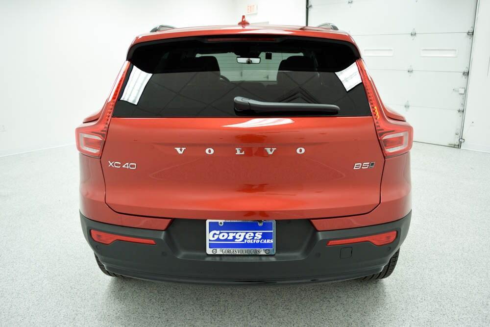 new 2025 Volvo XC40 car, priced at $52,560