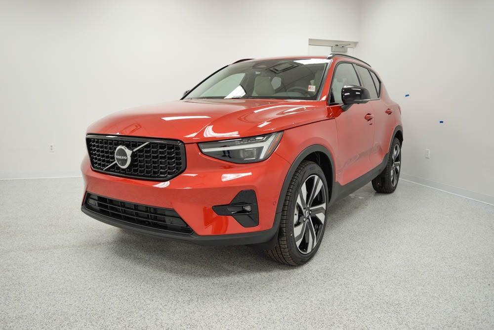 new 2025 Volvo XC40 car, priced at $52,560