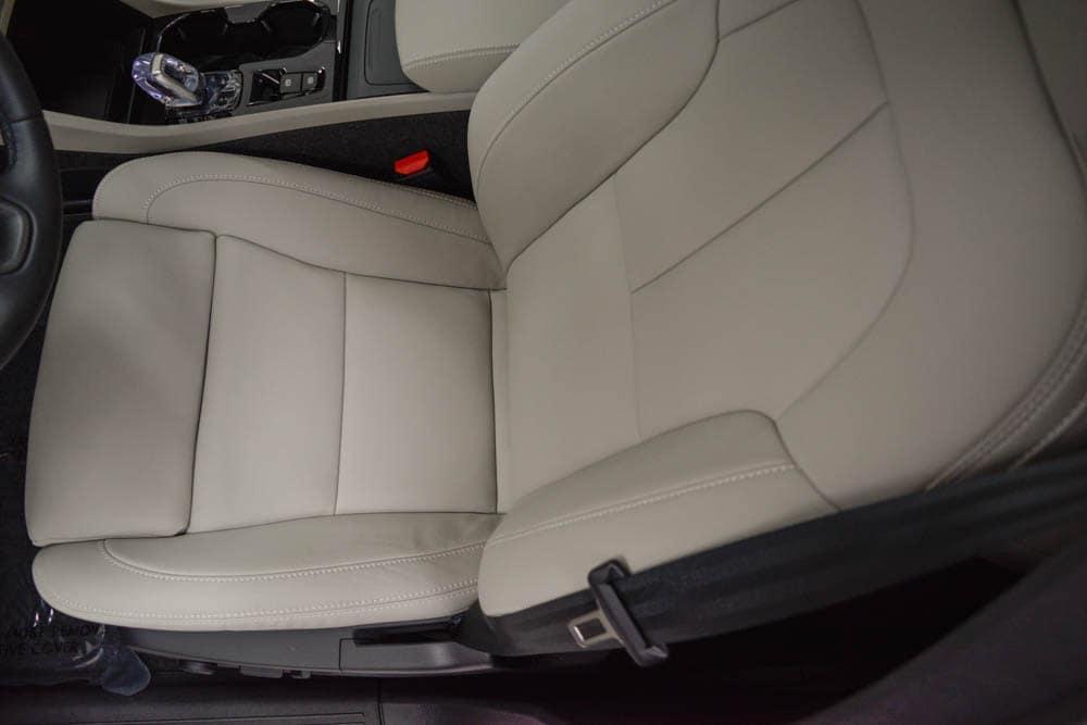 new 2025 Volvo XC40 car, priced at $52,560