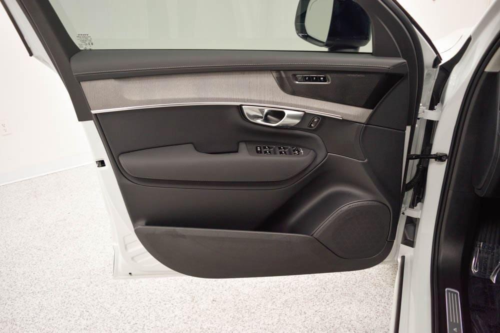 new 2026 Volvo XC90 car, priced at $78,675